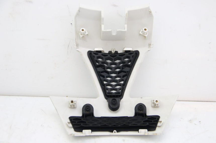 photo de JONCTION CARENAGE ARRIERE PEUGEOT E-VIVACITY 1 (2012 - 2018) - Gros plan technique