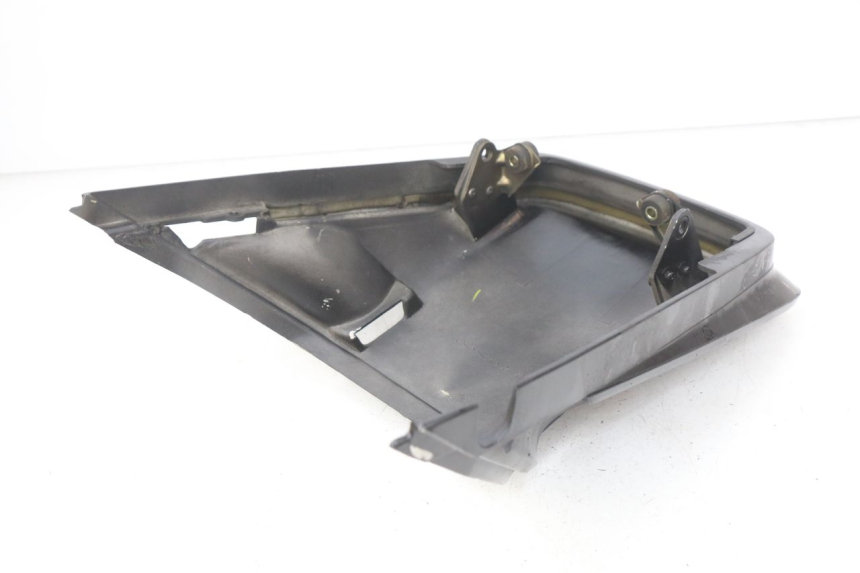 photo de JONCTION CARENAGE ARRIERE YAMAHA FJ 3CX 1200 (1986 - 1996) - Zoom état d’usage