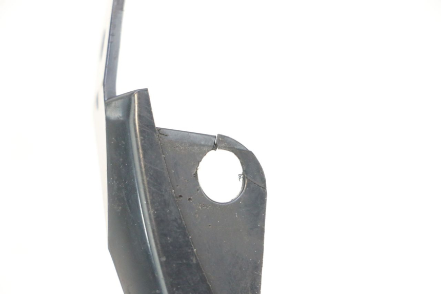 photo de JONCTION CARENAGE ARRIERE YAMAHA FZ1 FAZER 1000 (2007 - 2009) - Zoom état d’usage