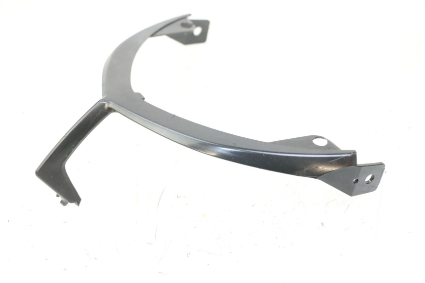 photo de JONCTION CARENAGE ARRIERE YAMAHA FZ1 FAZER 1000 (2007 - 2009) - Gros plan technique