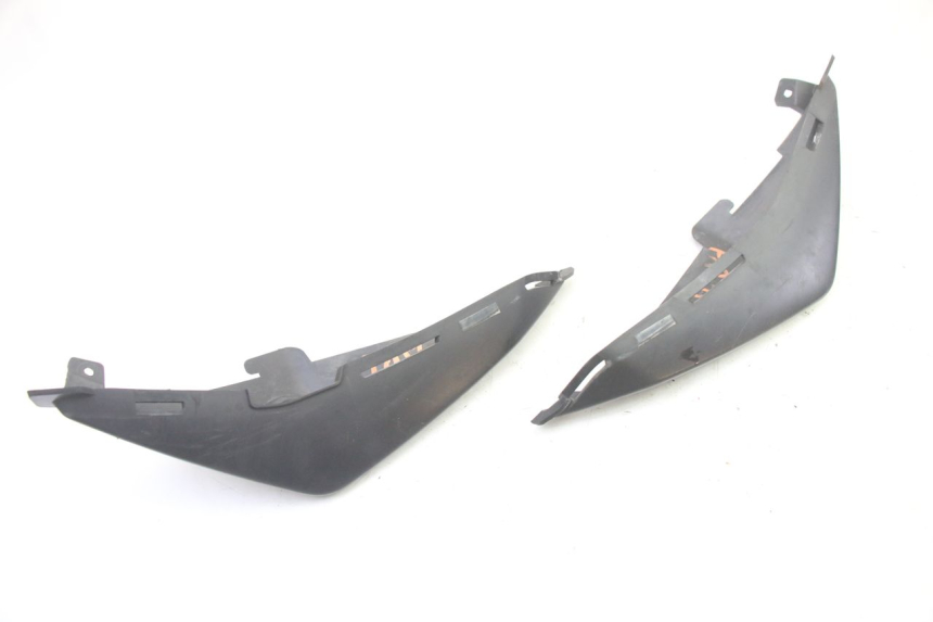 photo de JONCTION CARENAGE ARRIERE SUZUKI GSR 750 (2011 - 2017) - Autre angle de vue