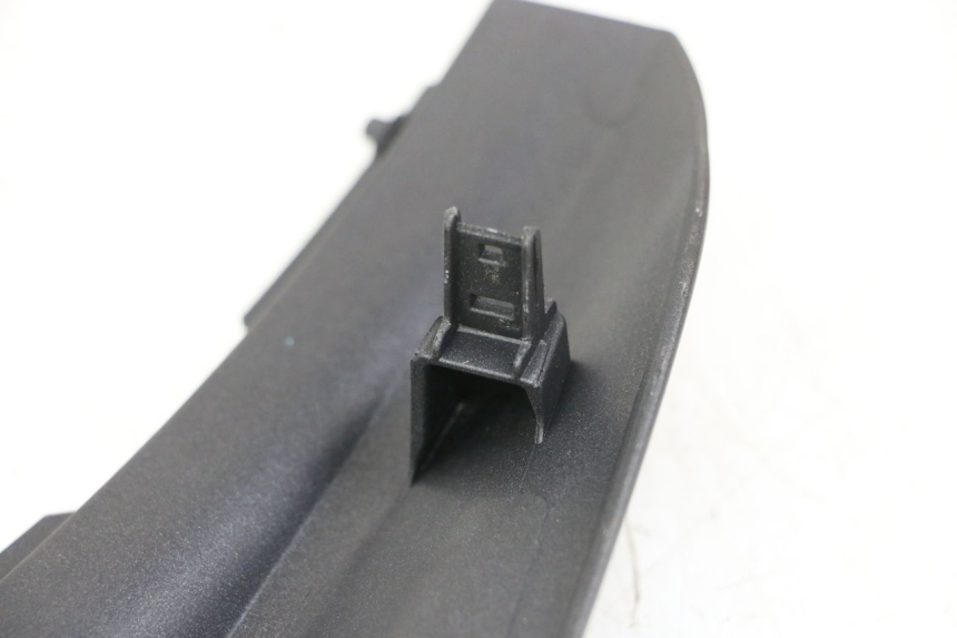 photo de JONCTION CARENAGE ARRIERE HONDA PCX (JF57/JF64) 125 (2014 - 2018) - Zoom état d’usage