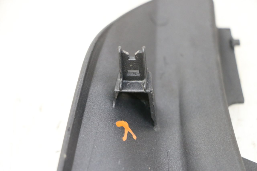 photo de JONCTION CARENAGE ARRIERE HONDA PCX (JF57/JF64) 125 (2014 - 2018) - Autre angle de vue