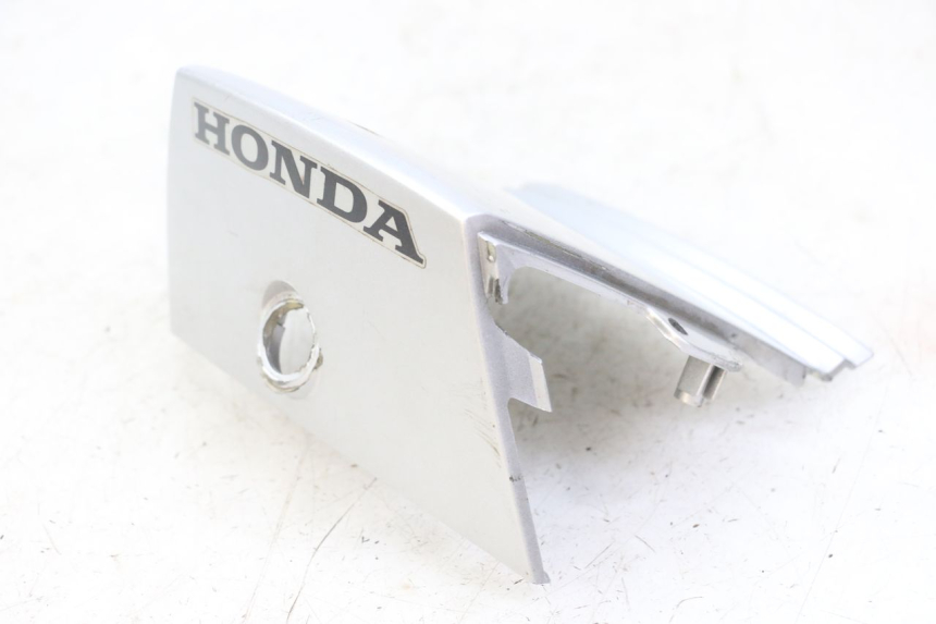 photo de JONCTION CARENAGE ARRIERE HONDA SCV LEAD 100 (2003 - 2007) - Vue principale