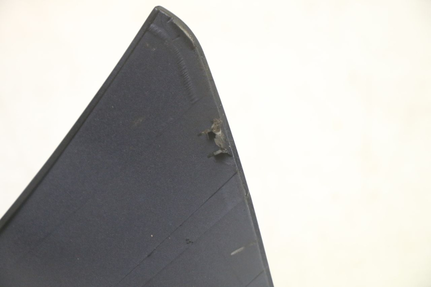 photo de JONCTION CARENAGE ARRIERE INFERIEURE SUZUKI BURGMAN 125 (2007 - 2014) - Vue produit