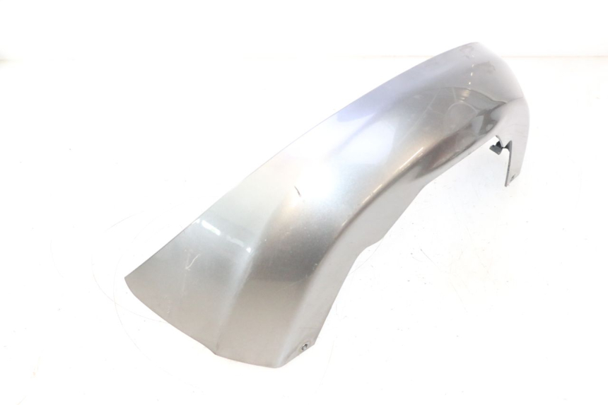photo de JONCTION CARENAGE ARRIERE INFERIEURE SUZUKI BURGMAN 125 (2007 - 2014) - Autre angle de vue