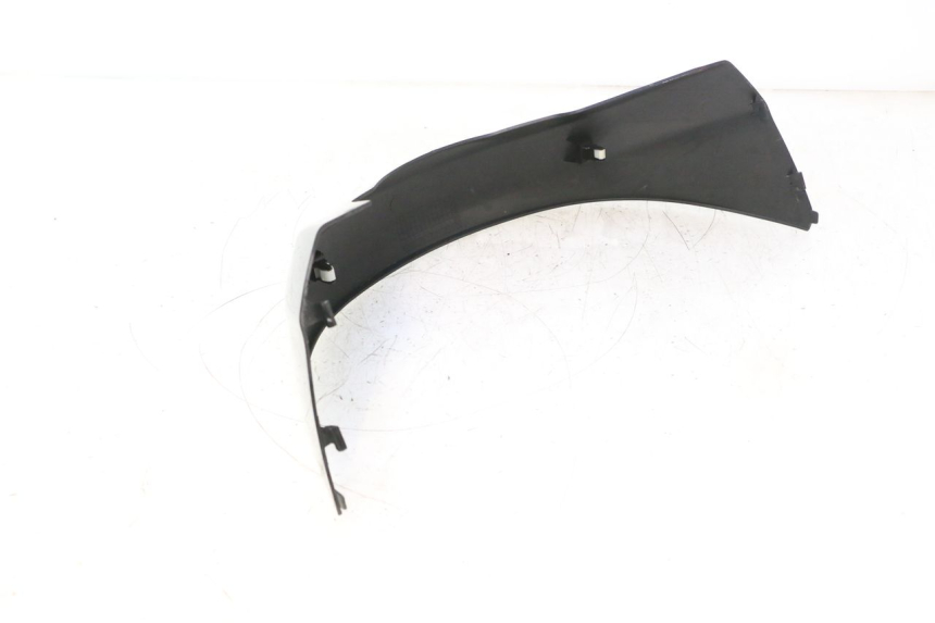 photo de JONCTION CARENAGE ARRIERE INFERIEURE SUZUKI BURGMAN 125 (2007 - 2014) - Autre angle de vue