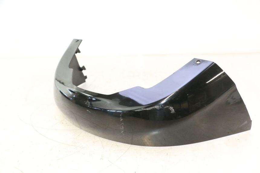 photo de JONCTION CARENAGE ARRIERE INFERIEURE SUZUKI BURGMAN 125 (2007 - 2014) - Gros plan technique