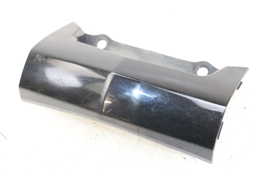 photo de JONCTION CARENAGE ARRIERE INFERIEURE KYMCO DINK 4T 50 (2007 - 2018) - Autre angle de vue