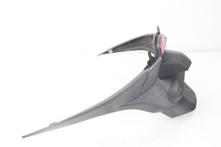 photo de JONCTION CARENAGE ARRIERE INFERIEURE KYMCO DINK STREET 125 (2009 - 2014) - Gros plan technique