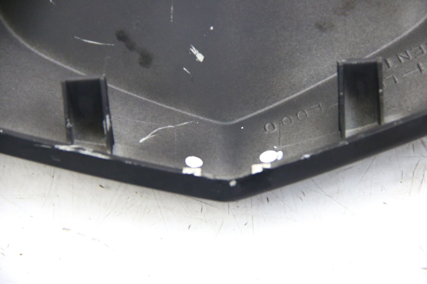 photo de JONCTION CARENAGE ARRIERE INFERIEURE KYMCO DINK STREET 125 (2009 - 2014) - Zoom état d’usage