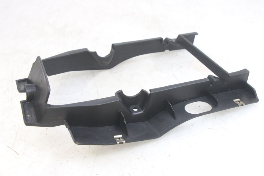 photo de JONCTION CARENAGE ARRIERE INFERIEURE GILERA DNA 50 (2000 - 2007) - Zoom état d’usage