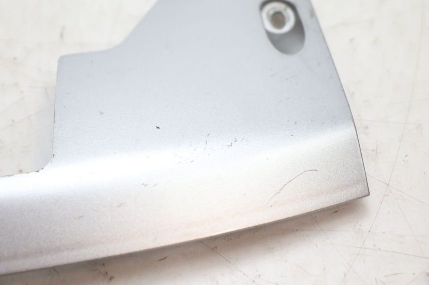 photo de JONCTION CARENAGE ARRIERE INFERIEURE HONDA FJS SILVER WING SILVERWING 400 (2005 - 2008) - Autre angle de vue