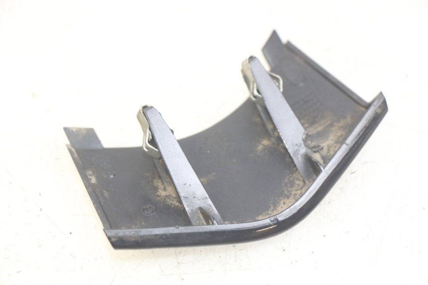 photo de JONCTION CARENAGE ARRIERE INFERIEURE PIAGGIO FLY 4T 50 (2013 - 2017) - Détail de la pièce