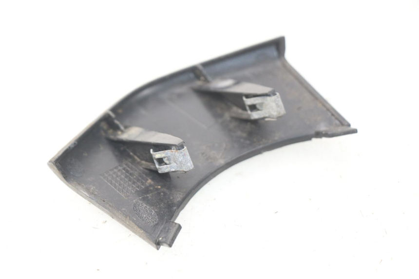 photo de JONCTION CARENAGE ARRIERE INFERIEURE PIAGGIO FLY IE 125 (2012 - 2017) - Détail de la pièce