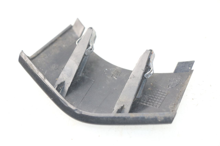 photo de JONCTION CARENAGE ARRIERE INFERIEURE PIAGGIO FLY IE 125 (2012 - 2017) - Zoom état d’usage