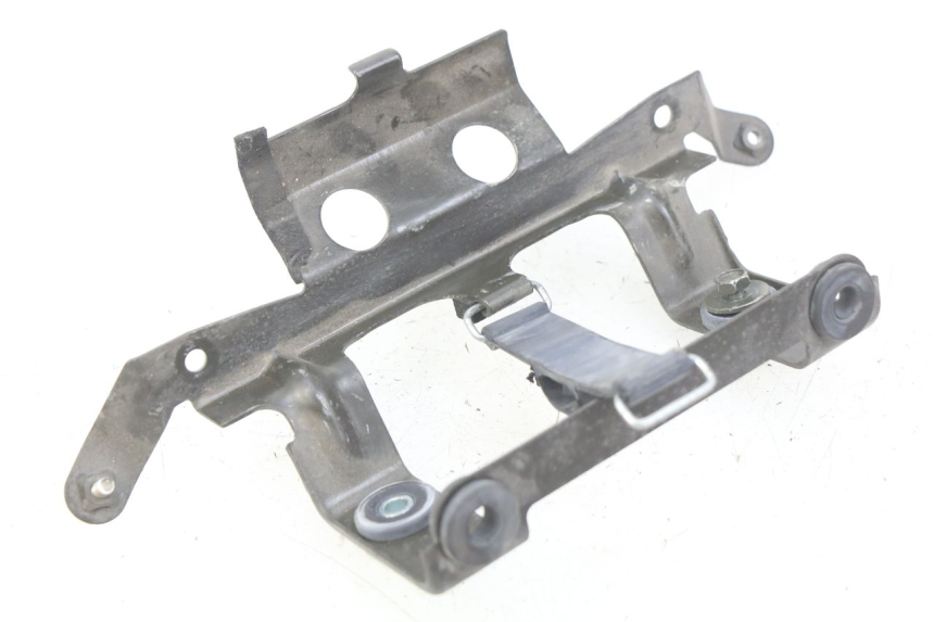 photo de JONCTION CARENAGE ARRIERE INFERIEURE YAMAHA FZS FAZER 600 (1998 - 2001) - Vue principale