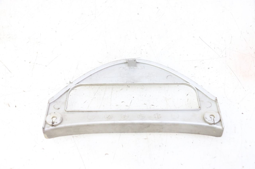 photo de JONCTION CARENAGE ARRIERE INFERIEURE KYMCO GRAND DINK 125 (2002 - 2007) - Zoom état d’usage