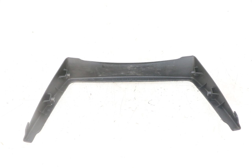 photo de JONCTION CARENAGE ARRIERE INFERIEURE SUZUKI GS GSE 500 (2001 - 2003) - Détail de la pièce