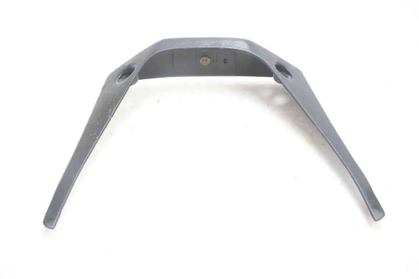 photo de JONCTION CARENAGE ARRIERE INFERIEURE SUZUKI GSX F GSXF 750 (1988 - 1998) - Gros plan technique