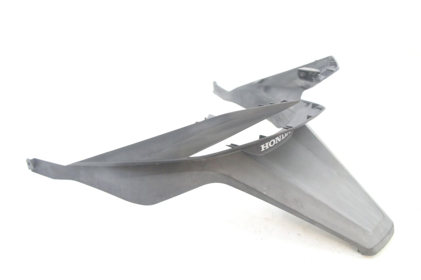 photo de JONCTION CARENAGE ARRIERE INFERIEURE HONDA FORZA 125 (2021 - 2025) - Détail de la pièce