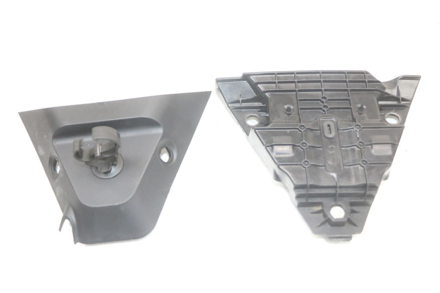 photo de JONCTION CARENAGE ARRIERE INFERIEURE HUSQVARNA SVARTPILEN 401 (2018 - 2023) - Détail de la pièce