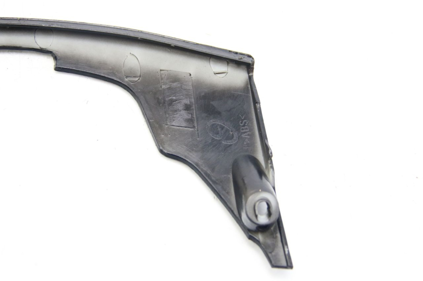 photo de JONCTION CARENAGE ARRIERE INFERIEURE REVATTO IMPERATOR 125 (2007 - 2015) - Gros plan technique