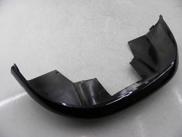 photo de JONCTION CARENAGE ARRIERE INFERIEURE JM MOTOR S-MAX 125 (2010 - 2014) - Points de fixation