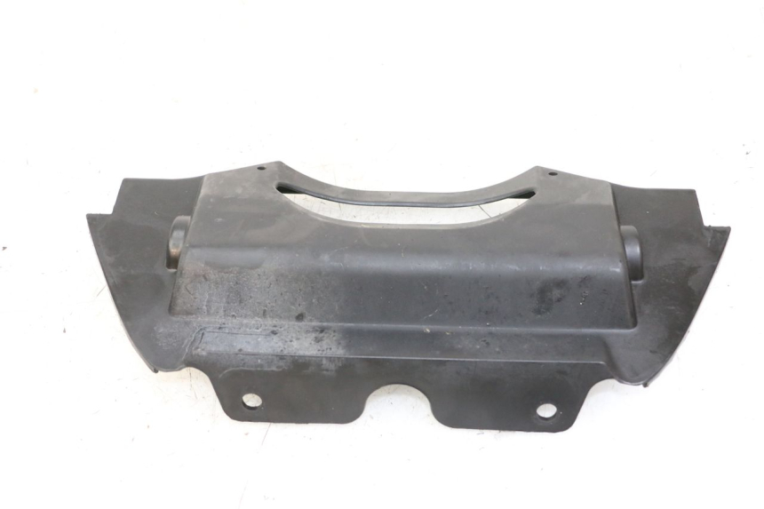 photo de JONCTION CARENAGE ARRIERE INFERIEURE KYMCO XCITING 500 (2007 - 2010) - Détail de la pièce