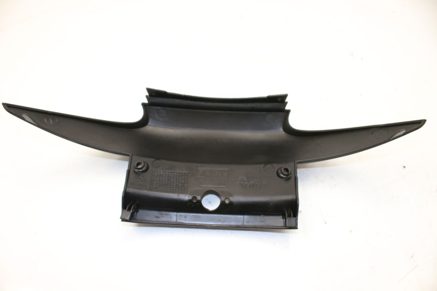 photo de JONCTION CARENAGE ARRIERE INFERIEURE PIAGGIO MP3 LT 300 (2010 - 2016) - Gros plan technique