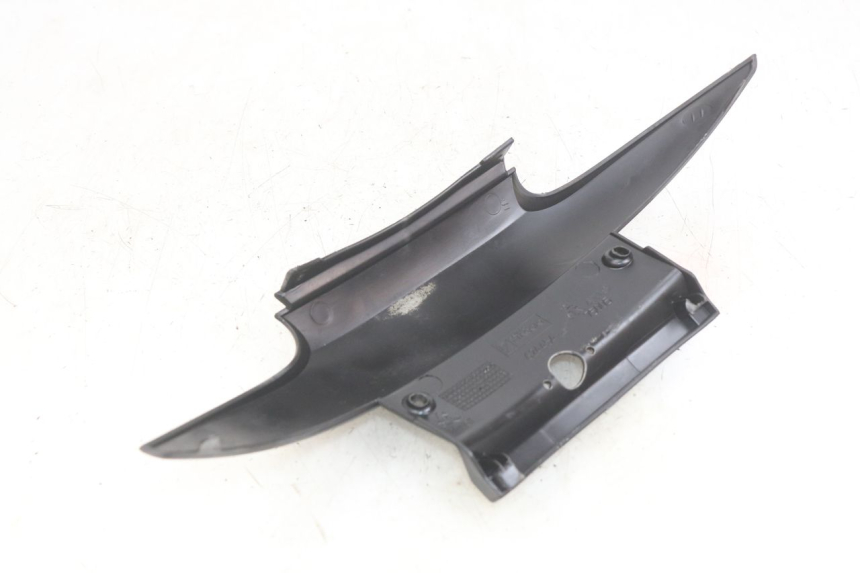 photo de JONCTION CARENAGE ARRIERE INFERIEURE PIAGGIO MP3 LT 400 (2007 - 2012) - Zoom état d’usage