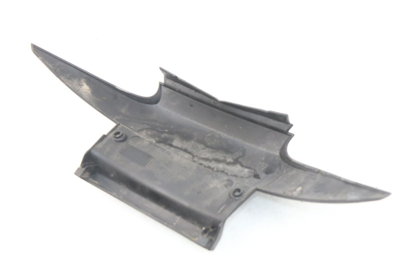 photo de JONCTION CARENAGE ARRIERE INFERIEURE PIAGGIO MP3 125 (2006 - 2014) - Détail de la pièce