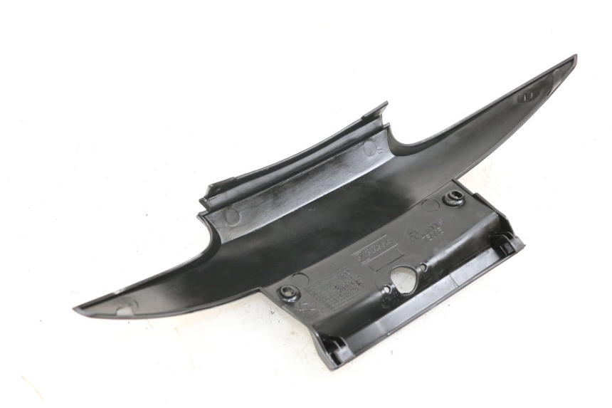 photo de JONCTION CARENAGE ARRIERE INFERIEURE PIAGGIO MP3 500 (2011 - 2015) - Détail de la pièce