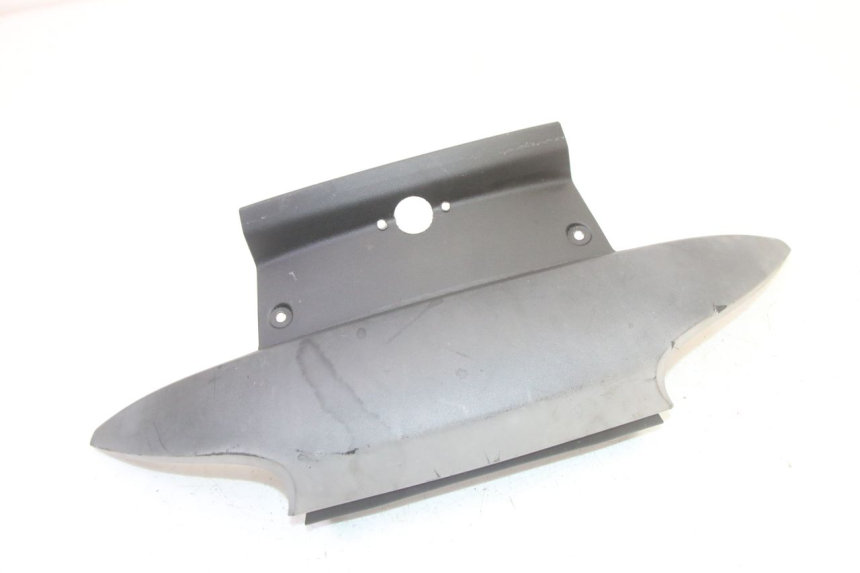 photo de JONCTION CARENAGE ARRIERE INFERIEURE PIAGGIO MP3 RL 250 (2006 - 2010) - Zoom état d’usage