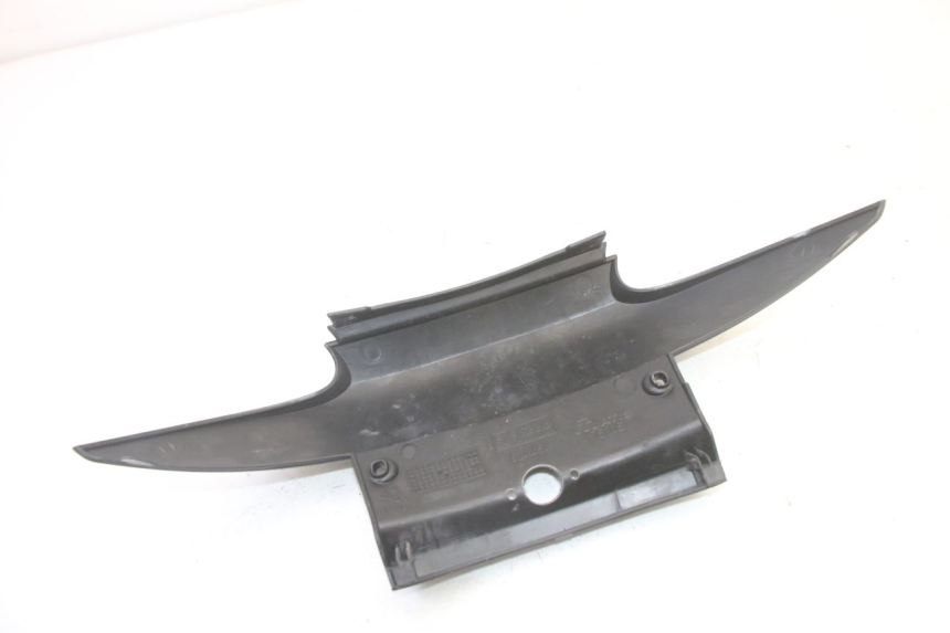 photo de JONCTION CARENAGE ARRIERE INFERIEURE PIAGGIO MP3 RL 250 (2006 - 2010) - Autre angle de vue