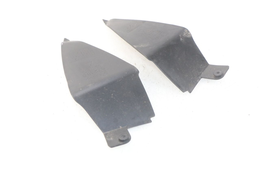 photo de JONCTION CARENAGE ARRIERE INFERIEURE PIAGGIO NEW TYPHOON 50 (2010 - 2017) - Zoom état d’usage