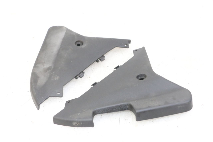 photo de JONCTION CARENAGE ARRIERE INFERIEURE GILERA NEXUS 125 (2009 - 2013) - Autre angle de vue