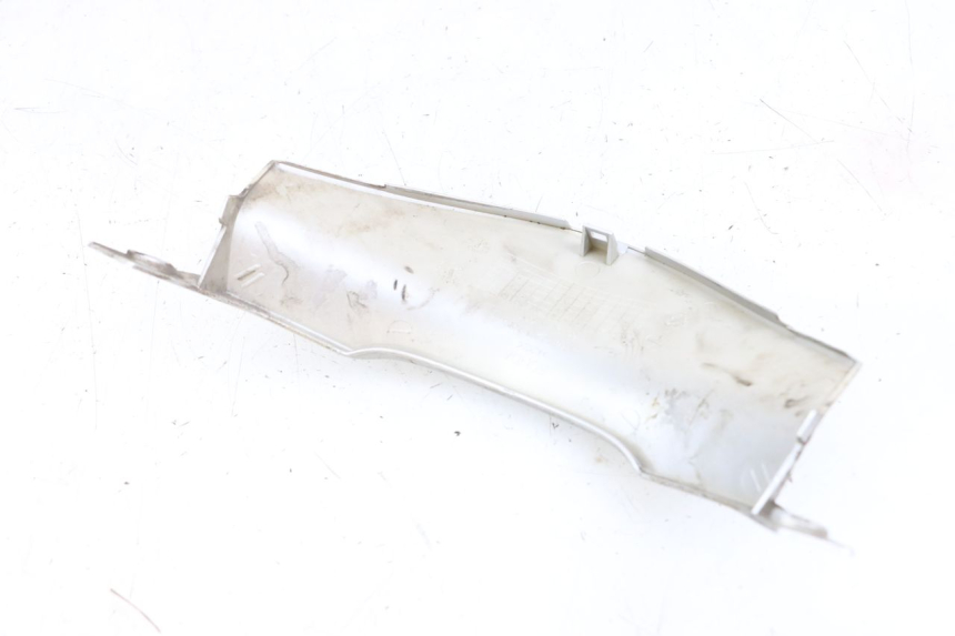 photo de JONCTION CARENAGE ARRIERE INFERIEURE HONDA NHX LEAD 110 (2008 - 2010) - Zoom état d’usage