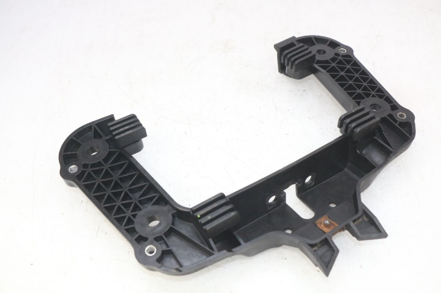 photo de JONCTION CARENAGE ARRIERE INFERIEURE MBK OVETTO 2T 50 (2007 - 2017) - Détail de la pièce