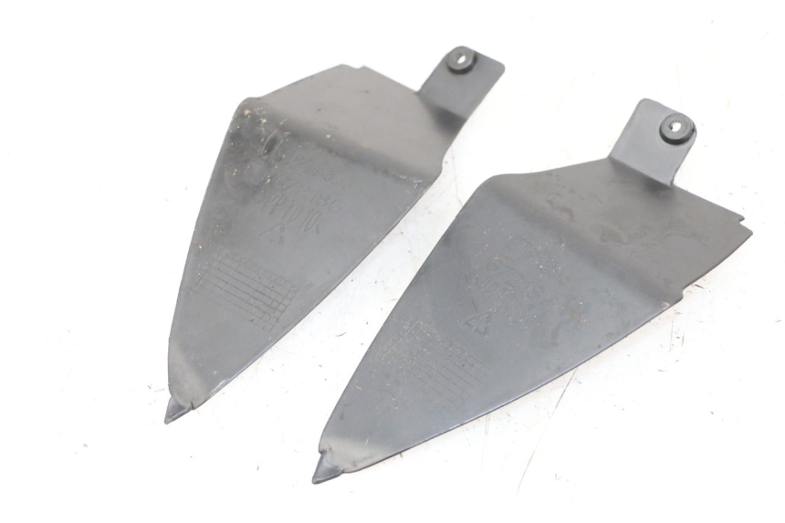 photo de JONCTION CARENAGE ARRIERE INFERIEURE PIAGGIO NEW TYPHOON 50 (2010 - 2017) - Détail de la pièce