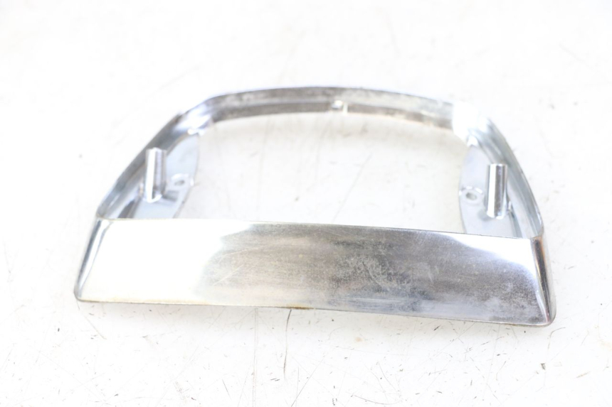 photo de JONCTION CARENAGE ARRIERE INFERIEURE PIAGGIO VESPA LX 2T 50 (2005 - 2013) - Autre angle de vue