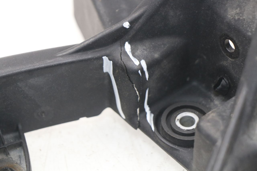 photo de JONCTION CARENAGE ARRIERE INFERIEURE BMW R GS 1200 (2005 - 2007) - Détail de la pièce