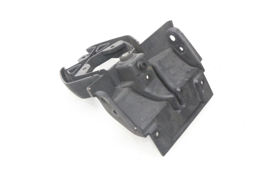 photo de JONCTION CARENAGE ARRIERE INFERIEURE BMW R GS 1200 (2005 - 2007) - Gros plan technique