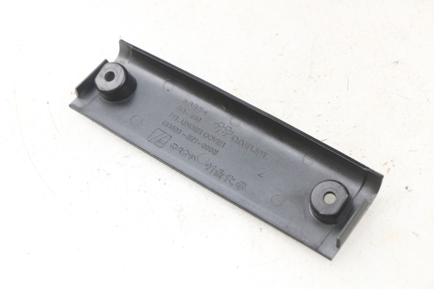 photo de JONCTION CARENAGE ARRIERE INFERIEURE DAELIM S2 FI 125 (2008 - 2017) - Détail de la pièce