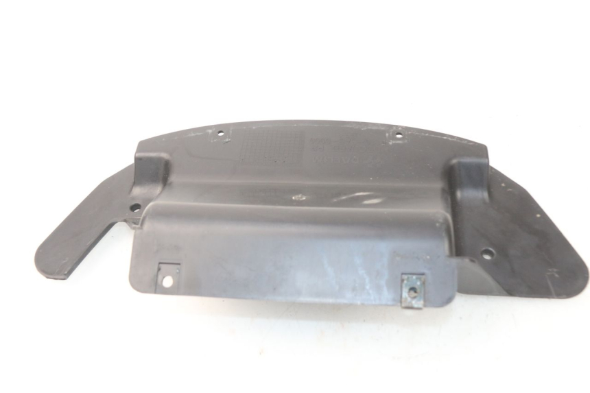 photo de JONCTION CARENAGE ARRIERE INFERIEURE DAELIM S3 125 (2010 - 2017) - Zoom état d’usage