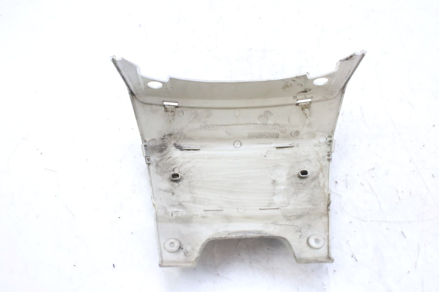 photo de JONCTION CARENAGE ARRIERE INFERIEURE PEUGEOT SATELIS 125 (2010 - 2012) - Autre angle de vue