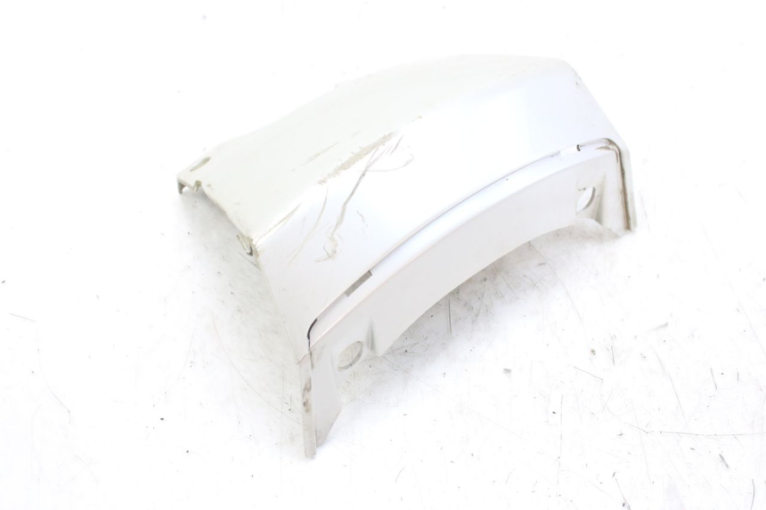 photo de JONCTION CARENAGE ARRIERE INFERIEURE PEUGEOT SATELIS 125 (2010 - 2012) - Points de fixation