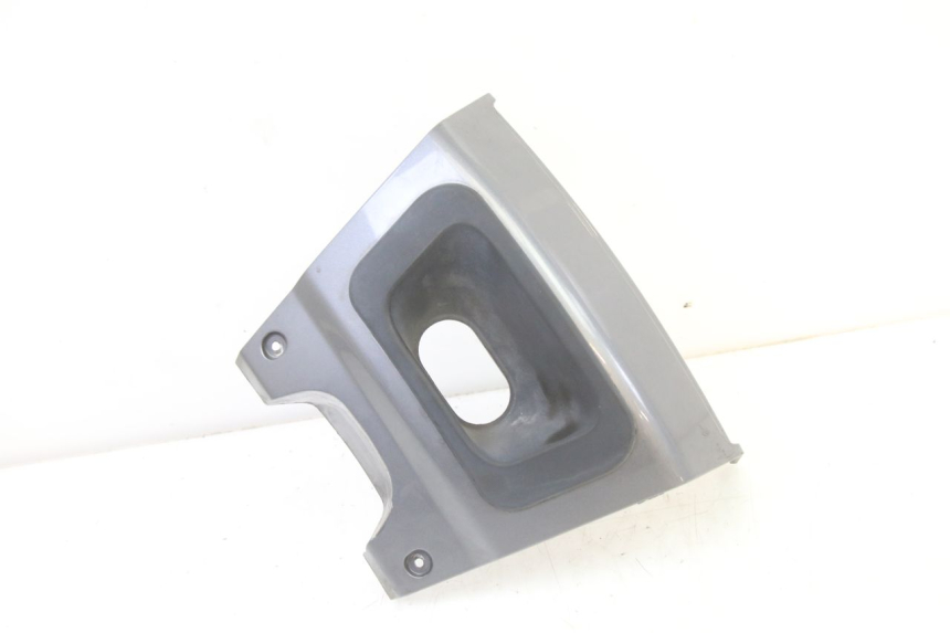 photo de JONCTION CARENAGE ARRIERE INFERIEURE PEUGEOT SATELIS 250 (2006 - 2012) - Détail de la pièce