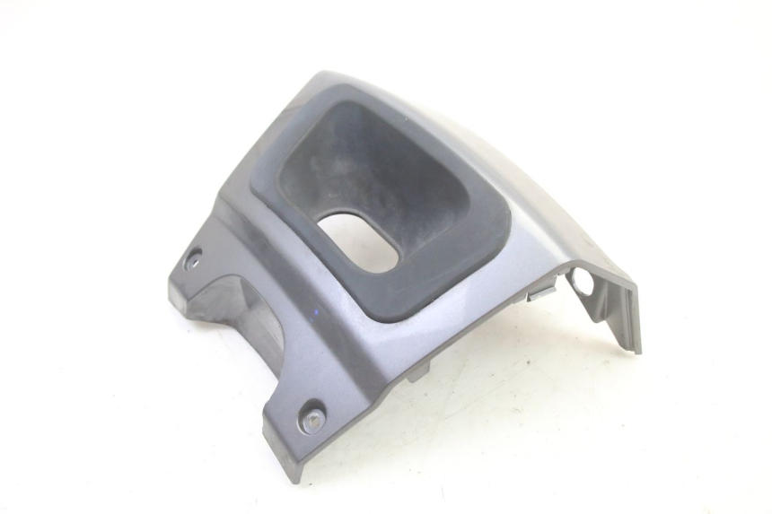 photo de JONCTION CARENAGE ARRIERE INFERIEURE PEUGEOT SATELIS 250 (2006 - 2012) - Vue d’ensemble