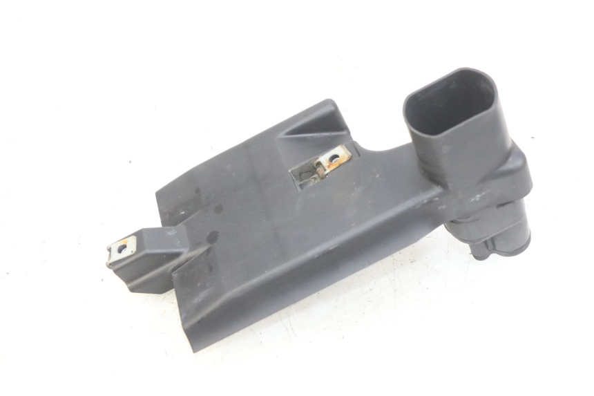 photo de JONCTION CARENAGE ARRIERE INFERIEURE APRILIA SCARABEO 100 (2003 - 2012) - Autre angle de vue